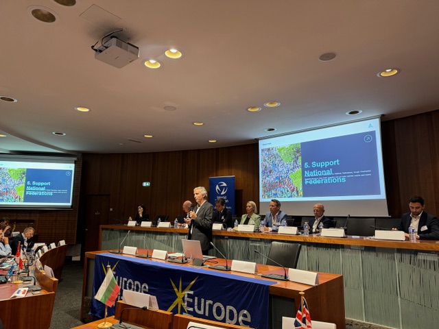 Los candidatos a la presidencia de World Triathlon presentan su programa en la Asamblea General del Triatlón de Europa
