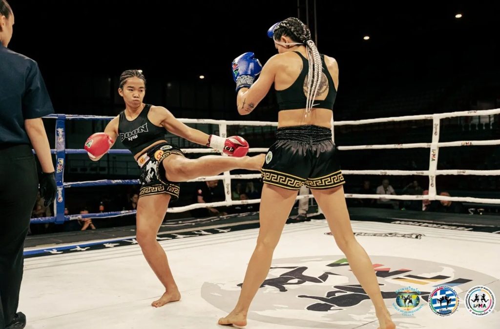 Laura Burgos wins the WMC Muaythai world belt in Greece